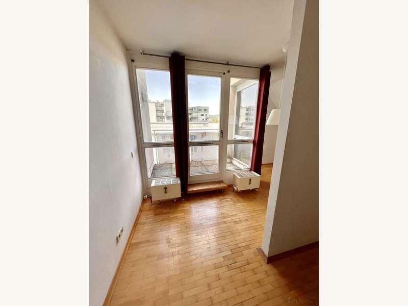 Ausgang zum Balkon - Mietwohnung Graz - Bild 1