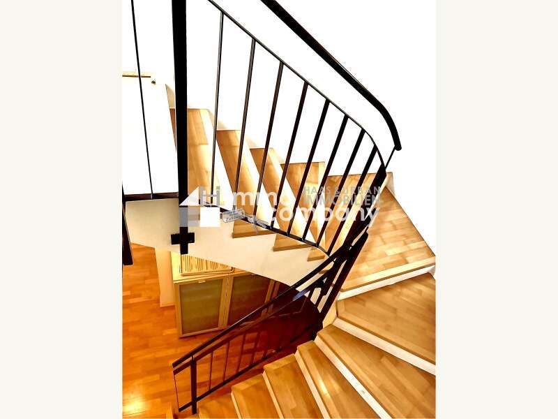 Treppenaufgang zum oberen Bereich - Maisonette Wien - Bild 1