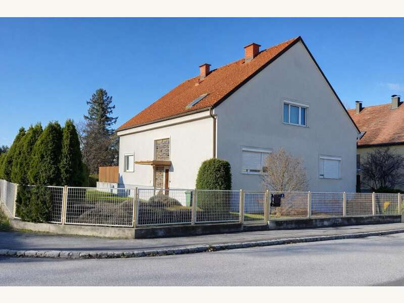 Mehrfamilienhaus Petronell-Carnuntum - Bild 1