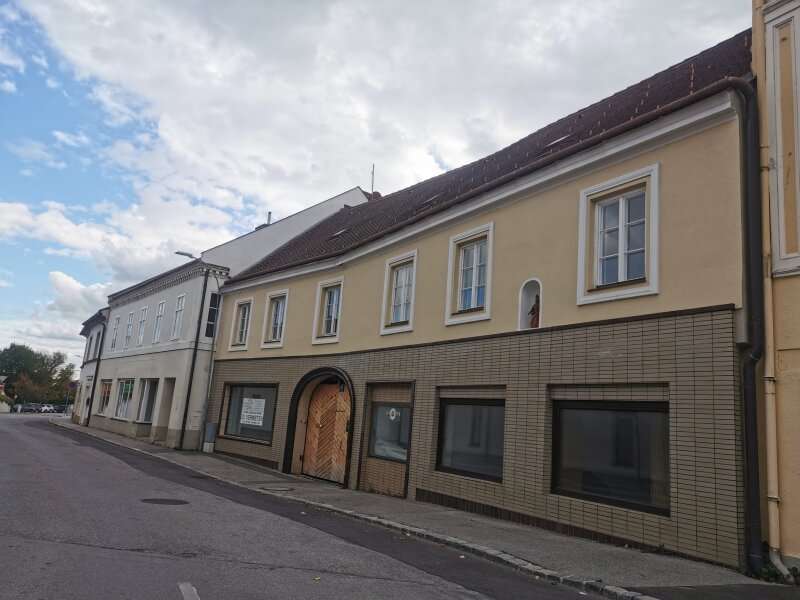 Mehrfamilienhaus Neunkirchen - Bild 1